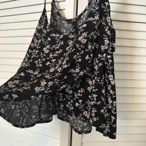 Flowy floral tank top crop